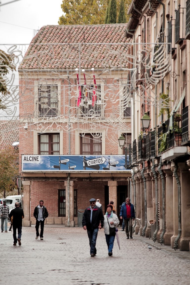 Calle Mayor con publicidad de #ALCINE44